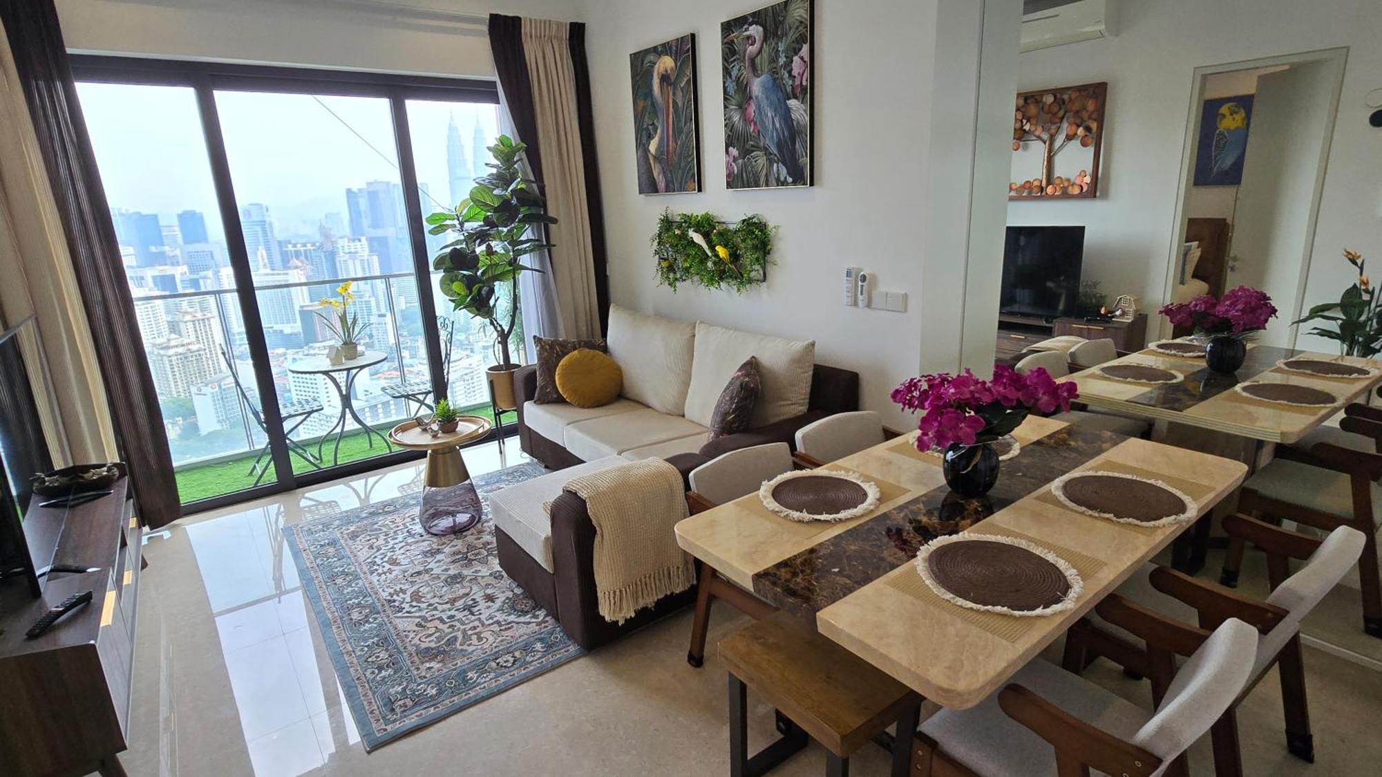 Pangsapuri The Birdseye View Facing Klcc With Gorgeous Pools Kuala Lumpur