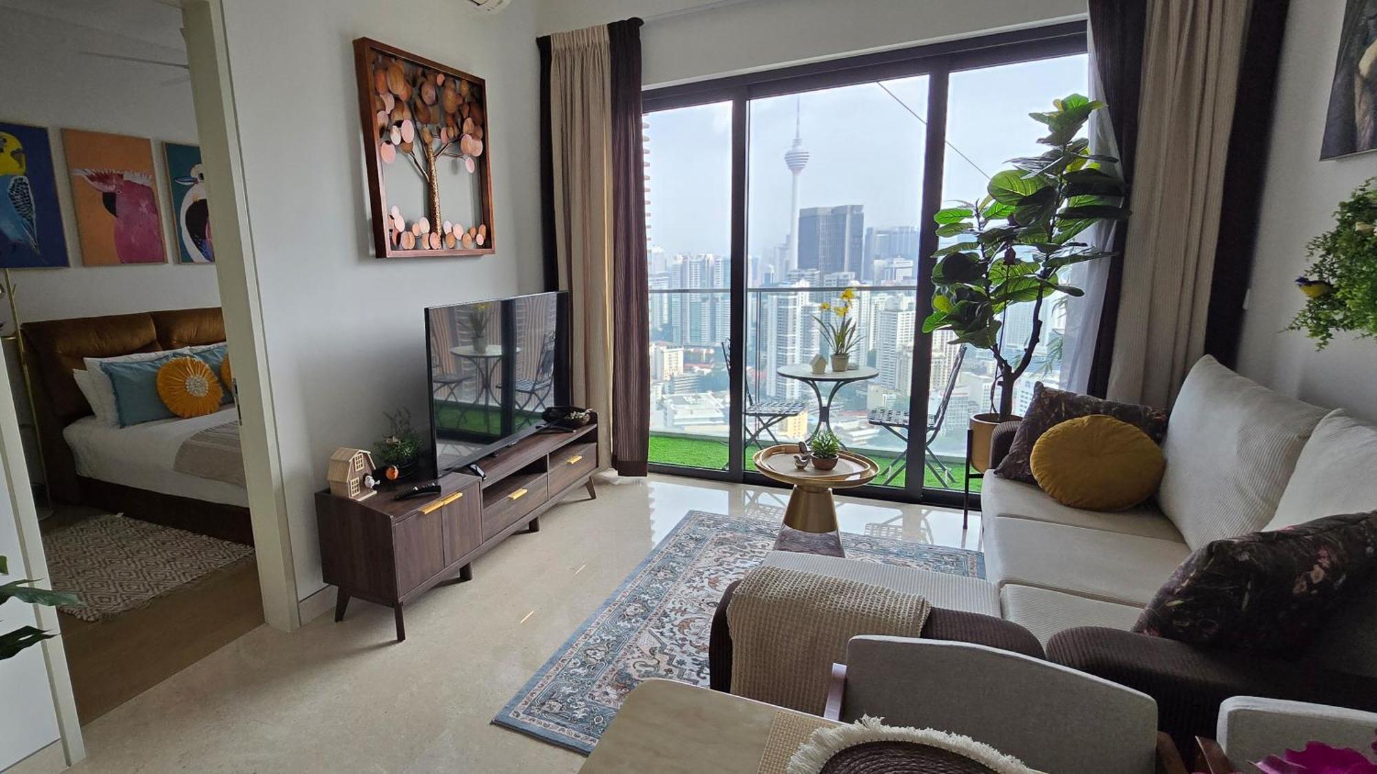 Pangsapuri The Birdseye View Facing Klcc With Gorgeous Pools Kuala Lumpur
